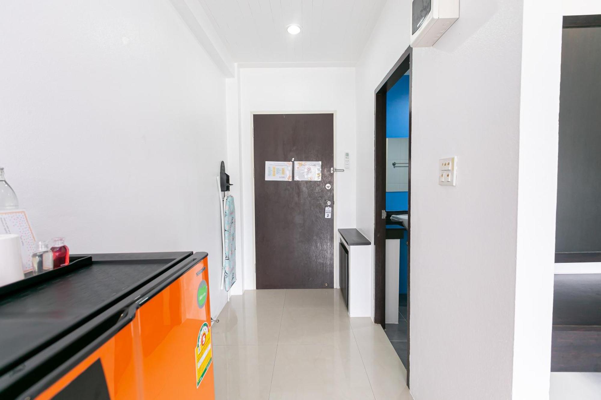 Ruan Plaisoi Apartment Bangkok Bagian luar foto