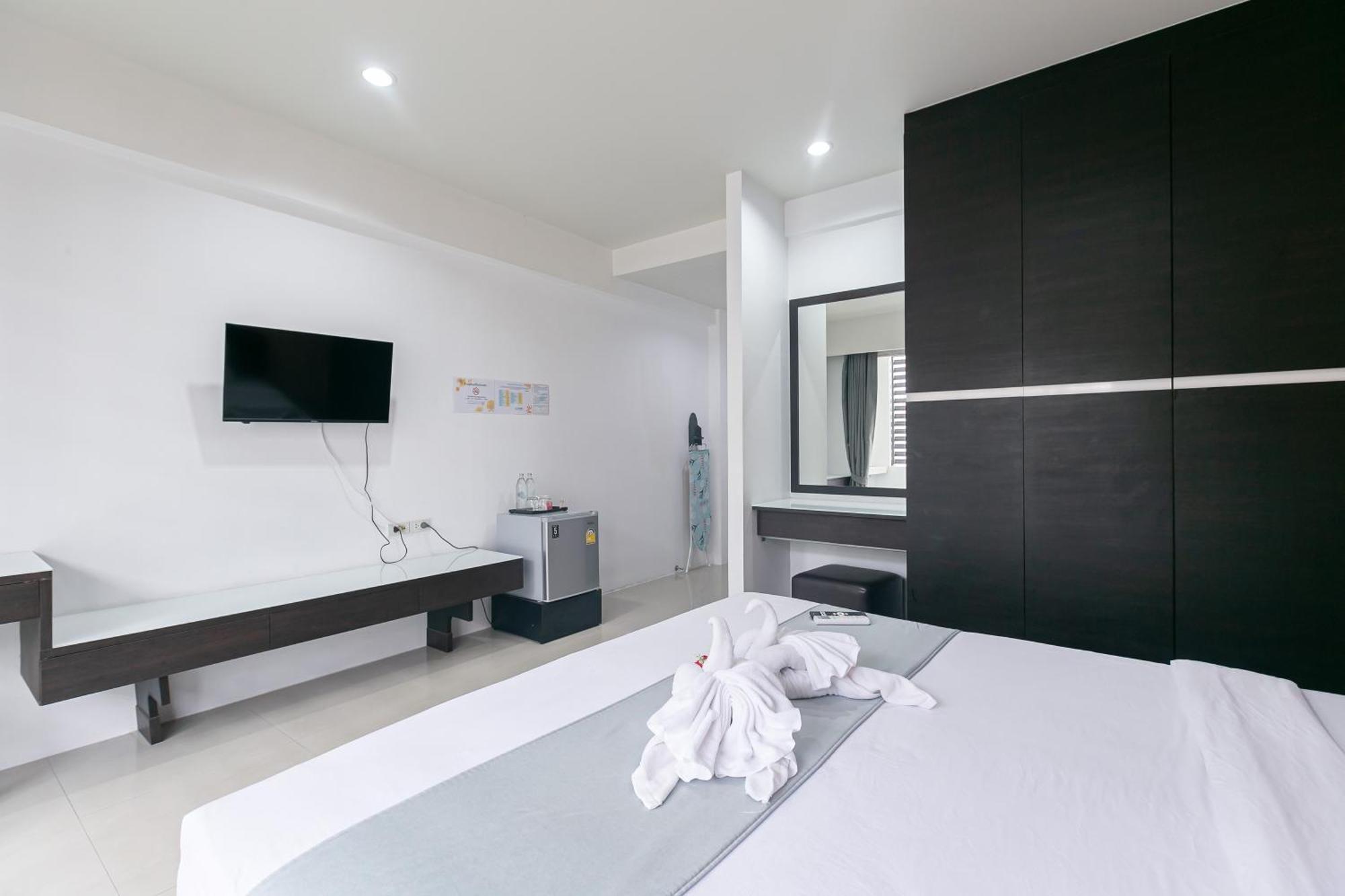 Ruan Plaisoi Apartment Bangkok Bagian luar foto