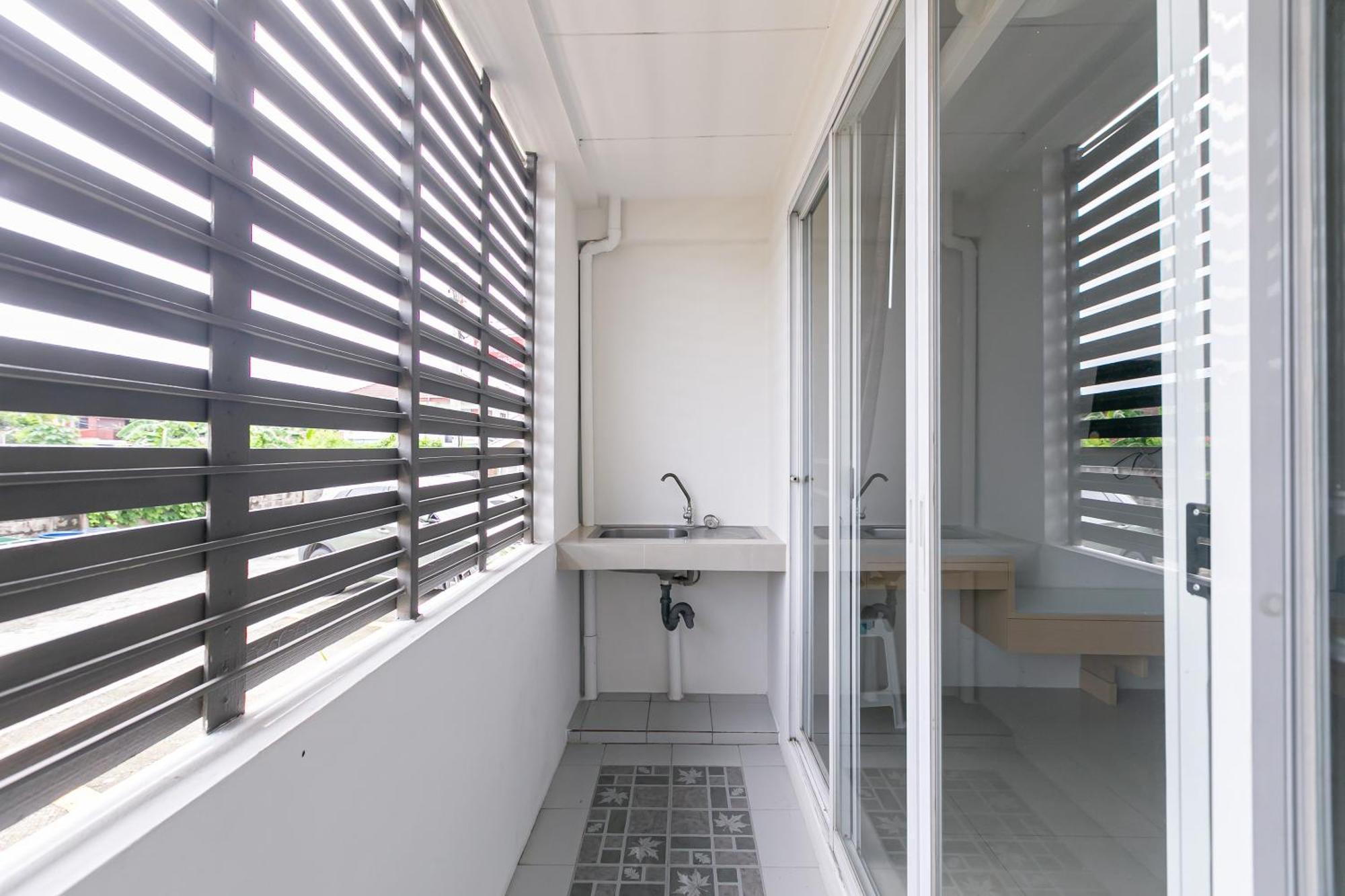 Ruan Plaisoi Apartment Bangkok Bagian luar foto
